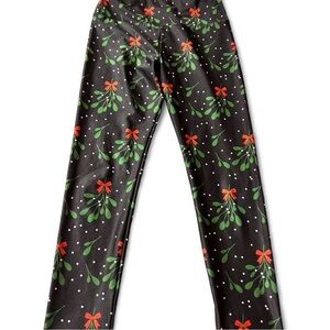 Goldsheep Black Leggings with Green and Red Mistletoe Design
